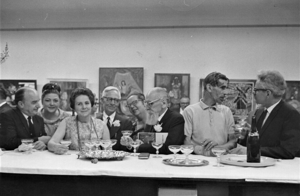 J. Švabaitė su A. Varnu, V. Petravičium ir kt. Čikaga, 1970 m.