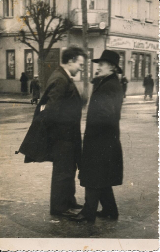 Jonas Marcinkevičius ir J. A. Herbačiauskas Laisvės alėjoje. Kaunas. 1924 m.