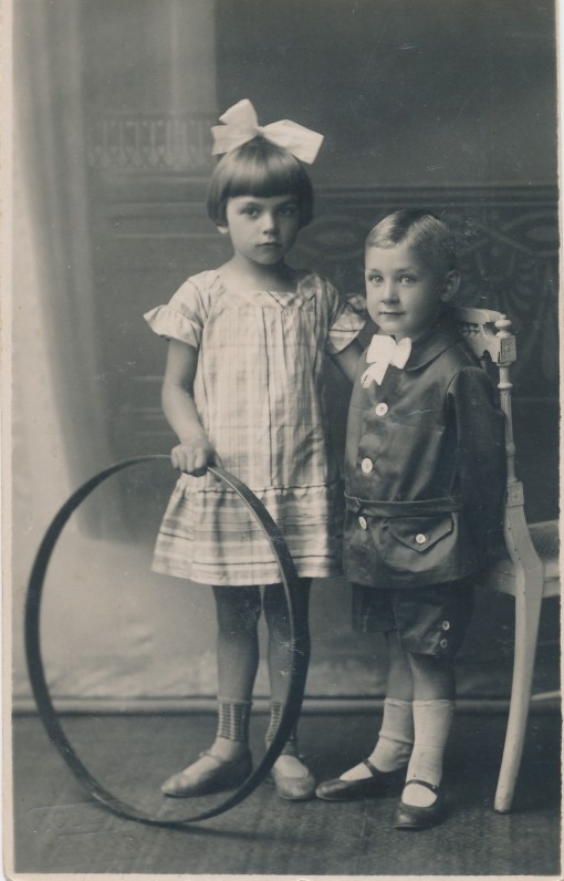K. Binkio vaikai Levutė ir Gerardas.1927 m.