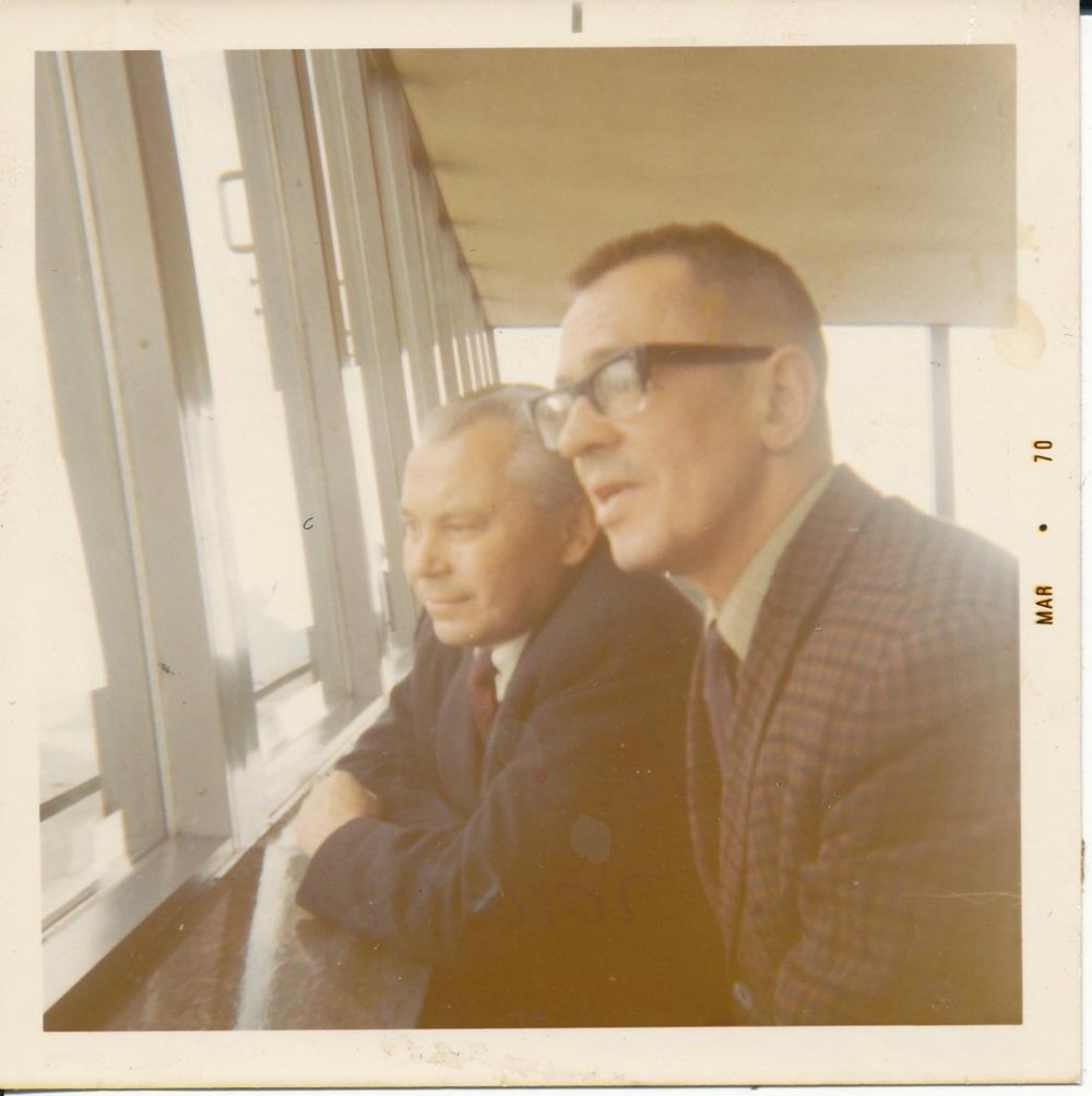 K. Bradūnas (kairėje) su V. Šlaitu Čikagoje 1968 m.