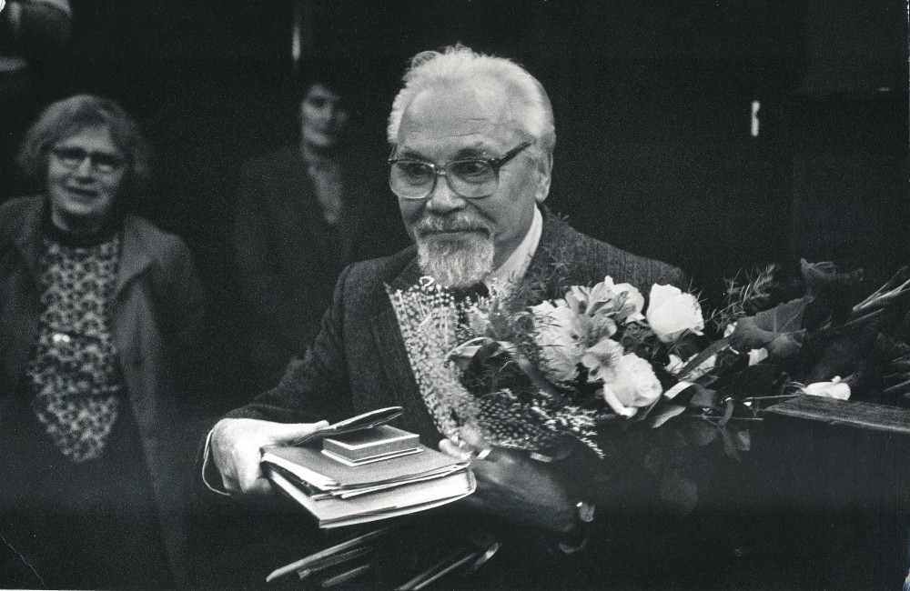 K. Bradūnas po kūrybos vakaro Maironio lietuvių literatūros muziejuje