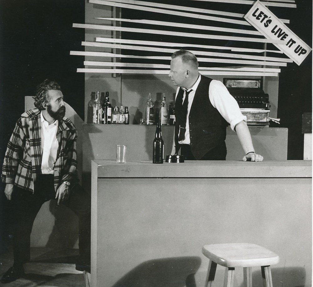 K. Ostrausko drama „Žaliojoj lankelėj“. Čikaga, 1963 m. Vaidina J. Kelečius ir V. Juodka