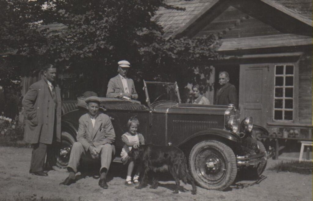 Kazimieras, Juozas, Balys Sruogos, Dalia Sruogaitė, Klementina Kopystinskaitė, Kazimieras Daugirdas. Būgiai, 1932 m.
