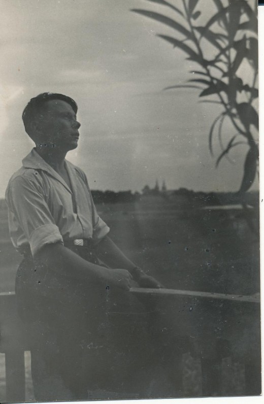 Kazys Bradūnas Kiršuose. 1943 m.