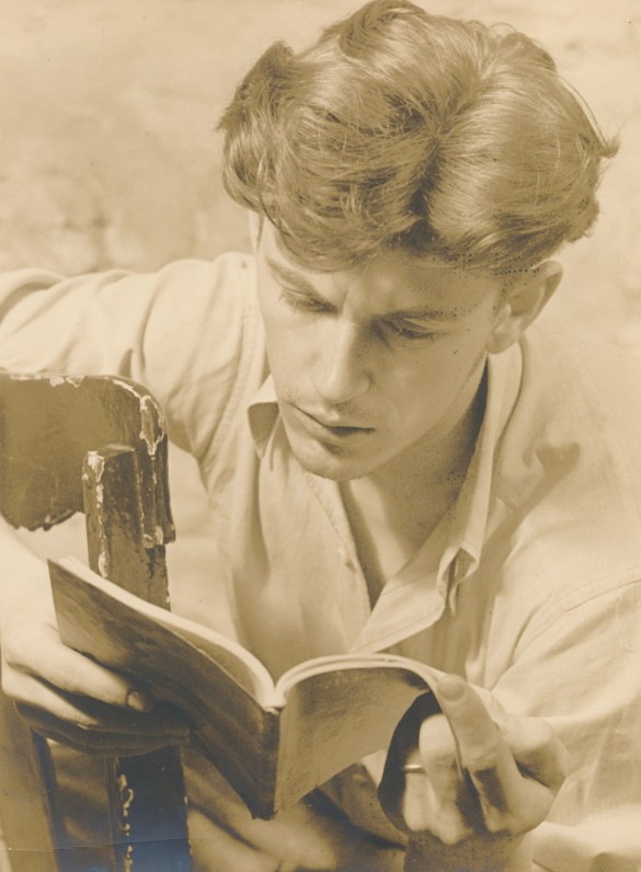 KOSTAS OSTRAUSKAS (1926–2012)