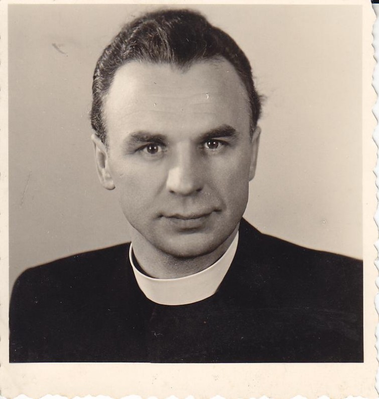Kun. S. Yla Vokietijoje apie 1948 m.