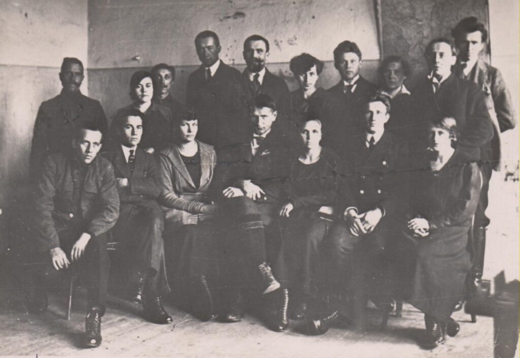 Laikraščio „Lietuva“ redakcijos darbuotojai. 1921 m.