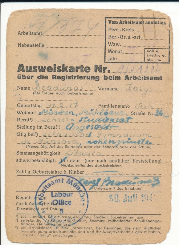Leidimas K. Bradūnui registruotis darbo biržoje. Miunchenas. 1945 07 30