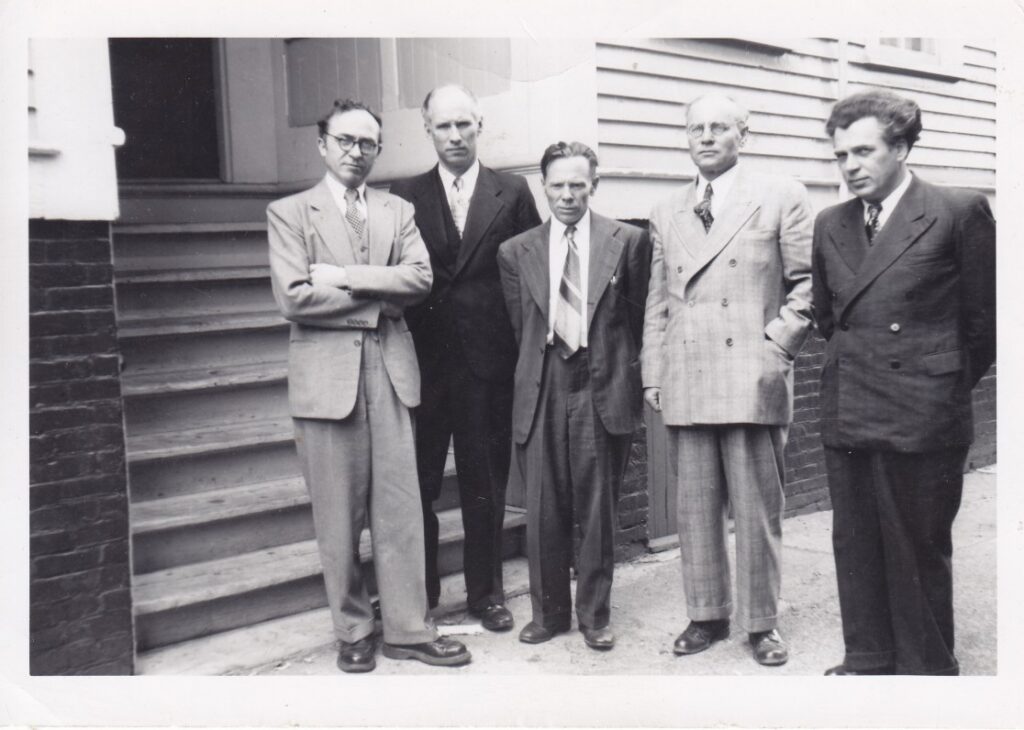 Lietuvių rašytojų draugijos pirmoji valdyba JAV. B. Brazdžionis, S. Santvaras, J. Aistis, F. Kirša, A. Gustaitis. Bostonas. 1950 m.