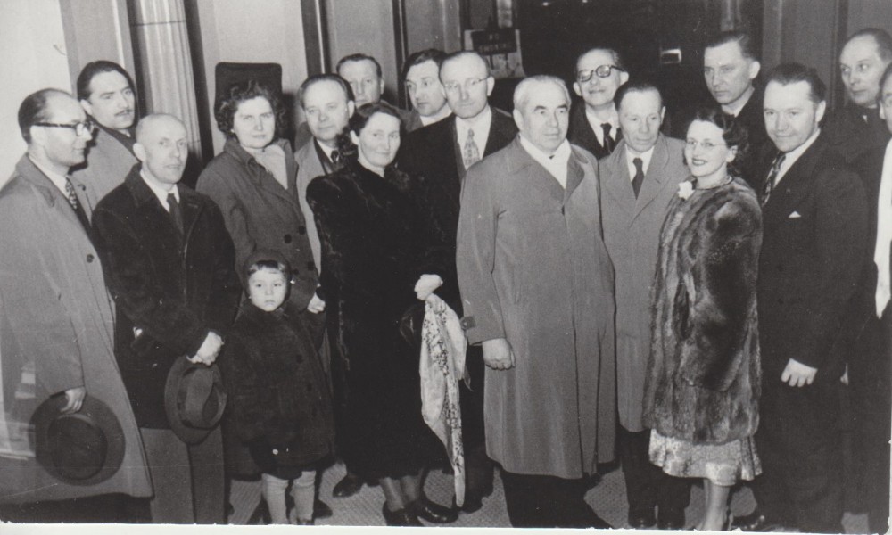 Lietuvių rašytojų suvažiavimas. Čikaga. 1951 m. G. Tulauskaitė su sūneliu Vyteniu – ketvirta iš kairės