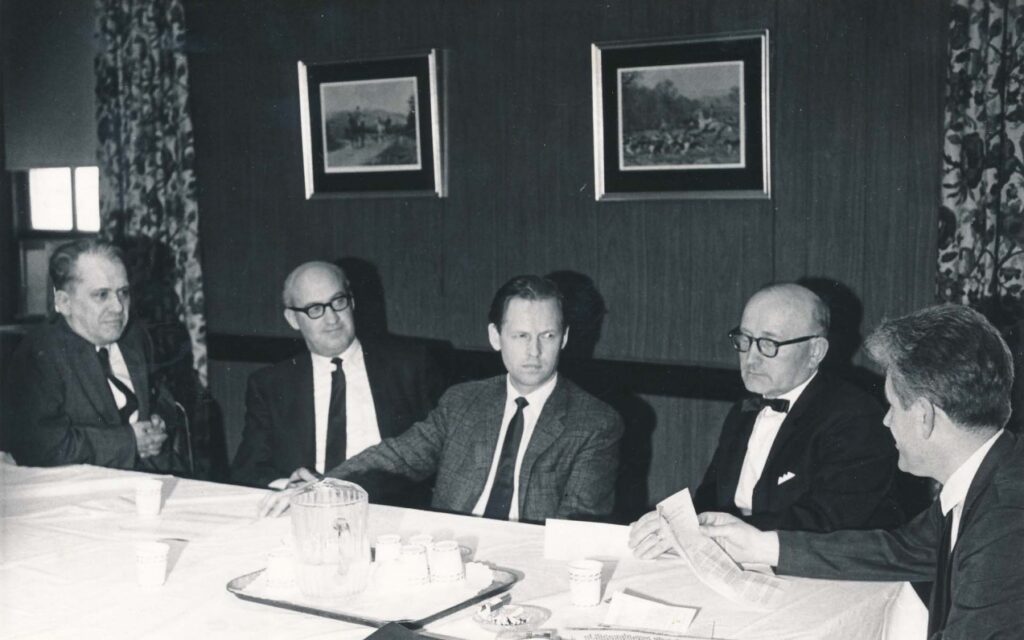 Lituanistikos instituto posėdis. Filadelfija, 1960 m. V. Maciūnas, B. Vaškelis, A. Nyka-Niliūnas, A. Vaičiulaitis, K. Ostrauskas