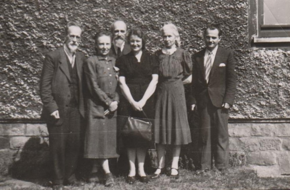 M. Biržiška, B. Biržiškienė, Vaclovas Biržiška, V. Sruogienė, O. Krikščiūnienė, M. Mackevičius. Pinebergas. 1946 m.