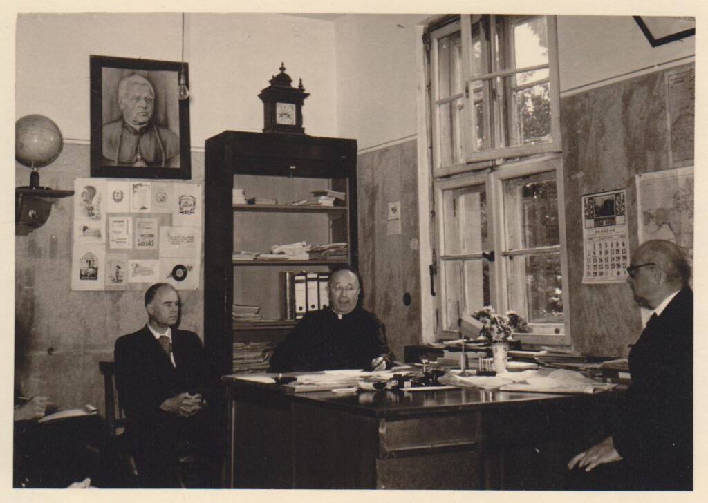 A. Giedrius (pirmas iš kairės) Diepholzo gimnazijoje. 1952 m. MLLM 60375