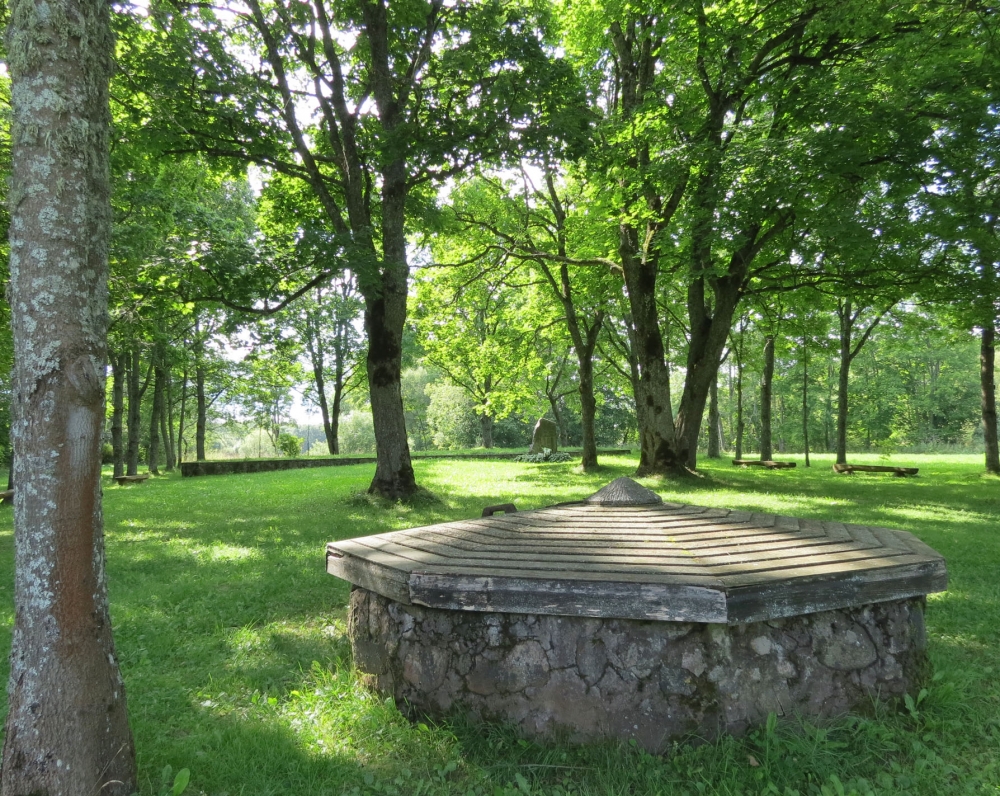 Maironio gimtinė Pasandravys. Aldonos Ruseckaitės nuotrauka | Maironis birthplace in Pasandravys. Photo by Aldona Ruseckaitė