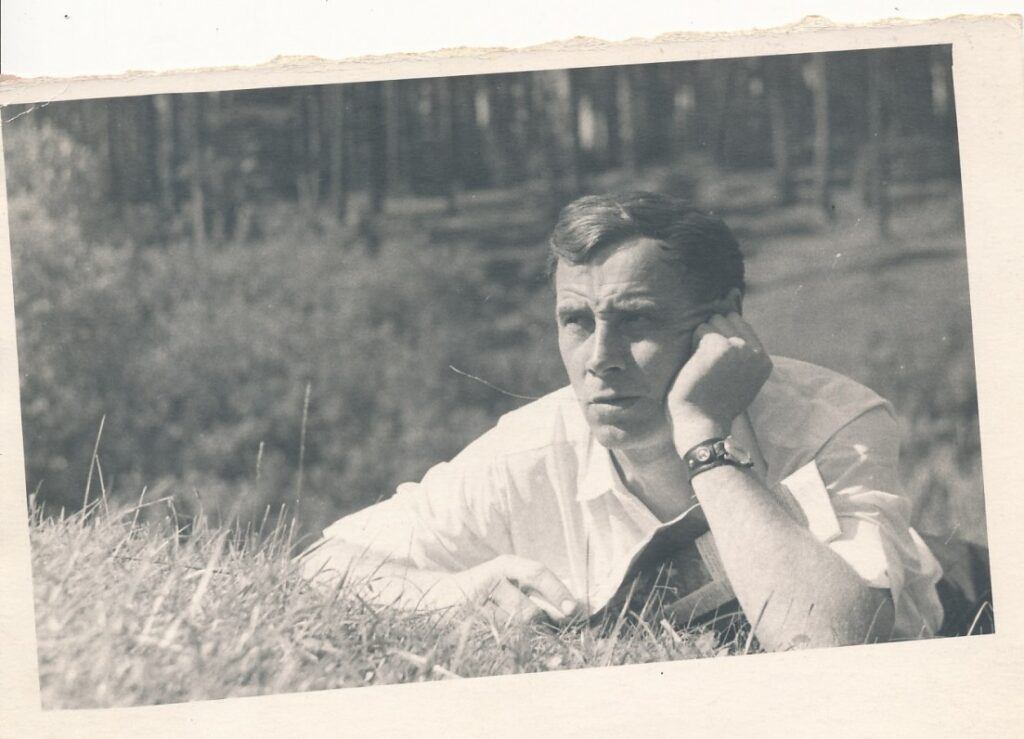 Nuotrauka pirmajai knygai. Vingio parke Vilniuje. 1966 m.