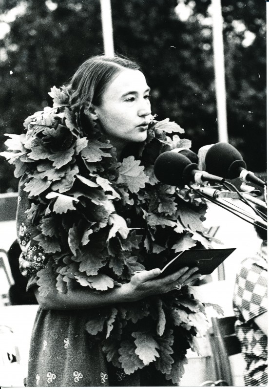 O. Baliukonė – 1983 metų Poezijos pavasario laureatė. Palemonas. O. Pajedaitės nuotrauka
