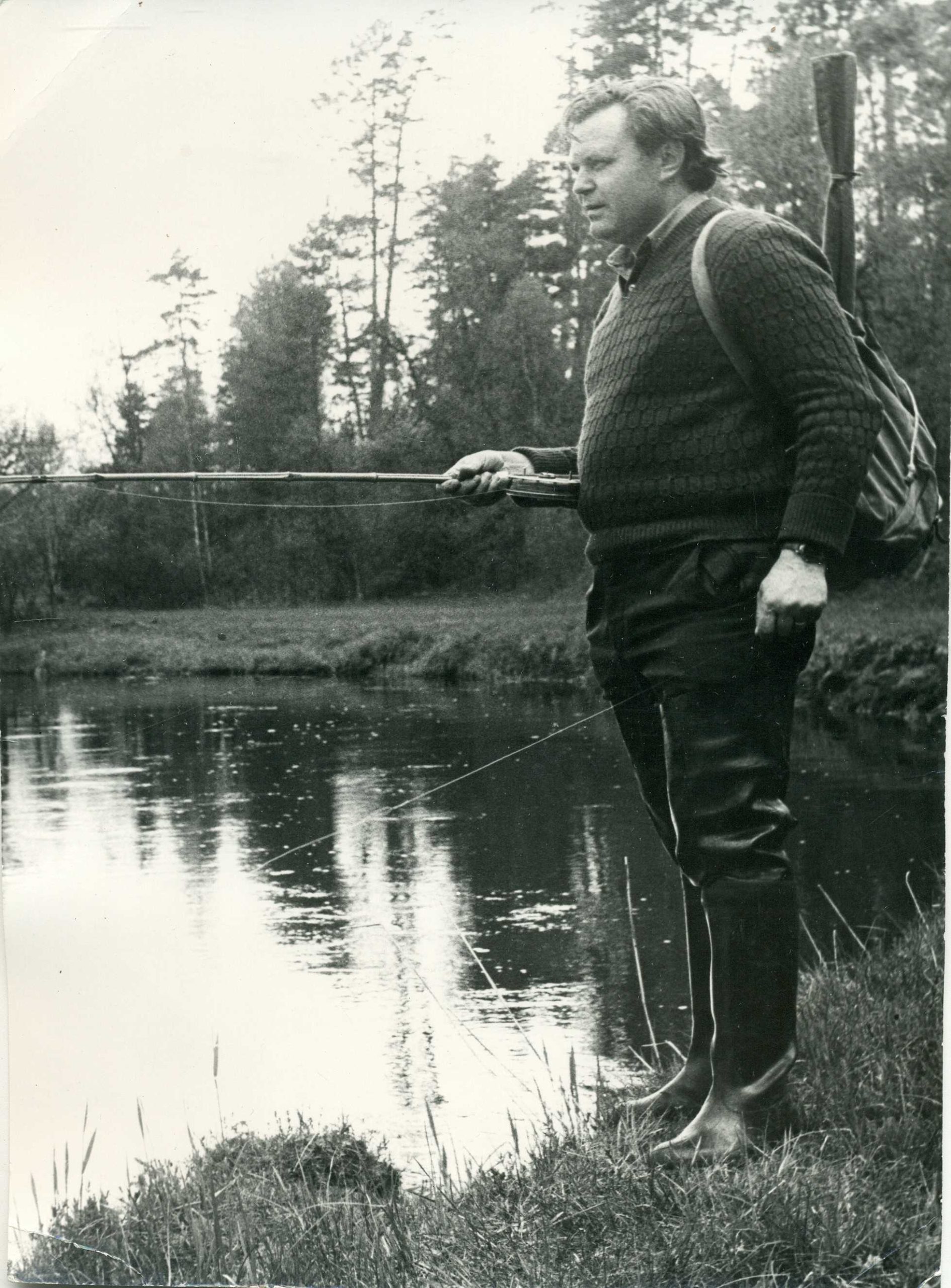 P. Raščius žūklėje prie Žeimenos 1974 m.