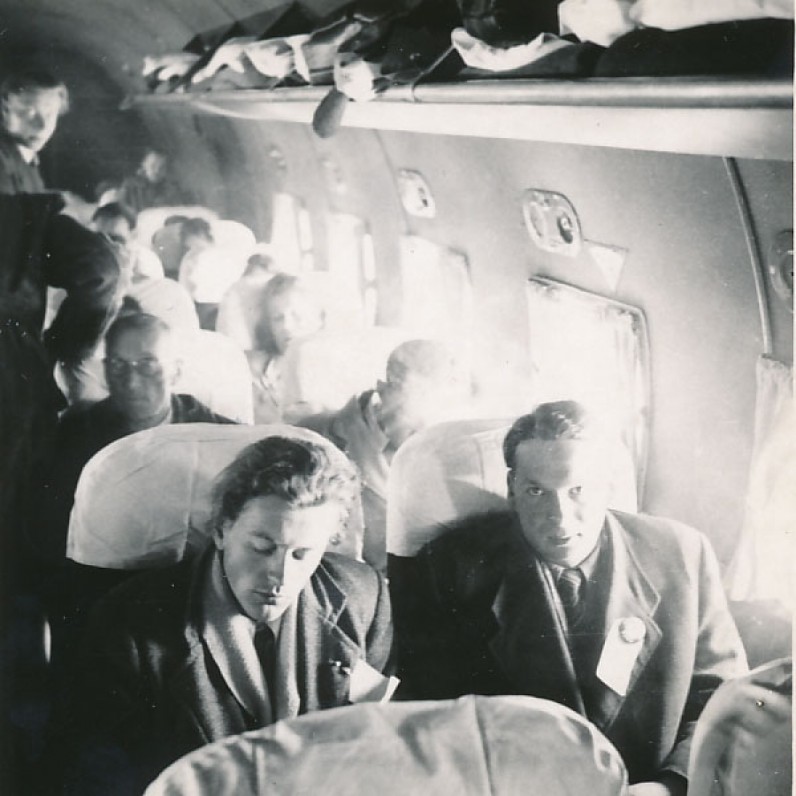 Pakeliui į JAV. 1949 m. birželis. Pirmas iš kairės sėdi K. Ostrauskas