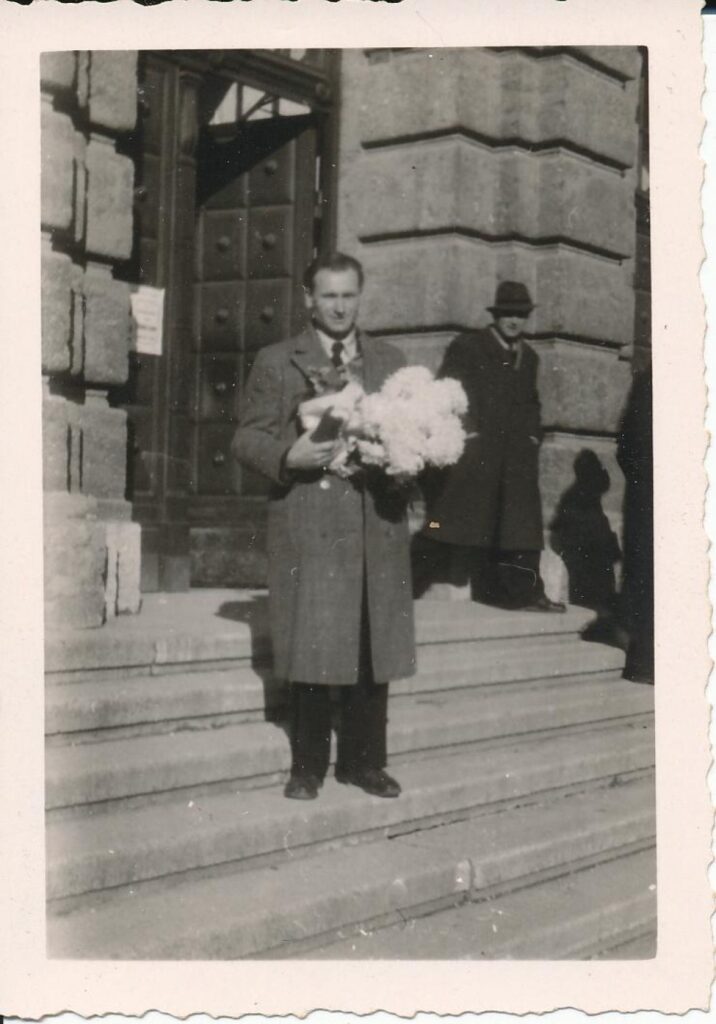 MYKOLAS MORKŪNAS (1916–1999)
