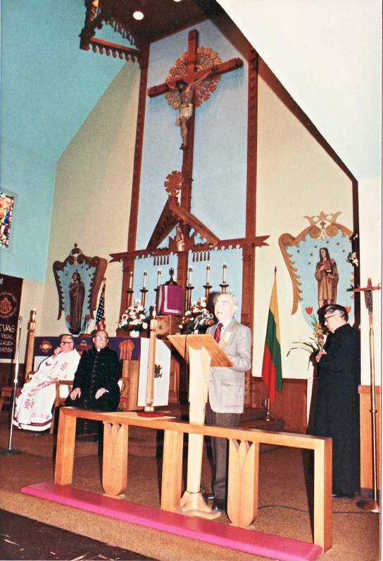 Popiežiaus Jono Pauliaus II medalio įteiktuvės 1988 m. kovo 6 d. Šv. Kazimiero parapijoje Los Andžele