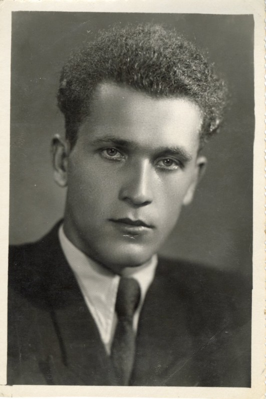 Portretinė fotografija, dovanota sutuoktinei Idalijai. 1952 VII 15