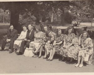 Rokiškio gimnazijos abiturientai po 20 metų Vilniuje. 1964 m.