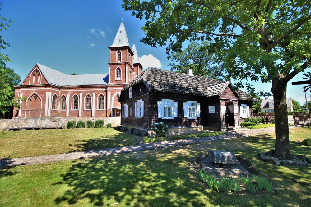 S. Daukanto muziejus Papilėje (buvusi klebonija). Čia 1861-1864 m. gyveno S. Daukantas. Nuotr. Z. Baltrušio. 2018 m.