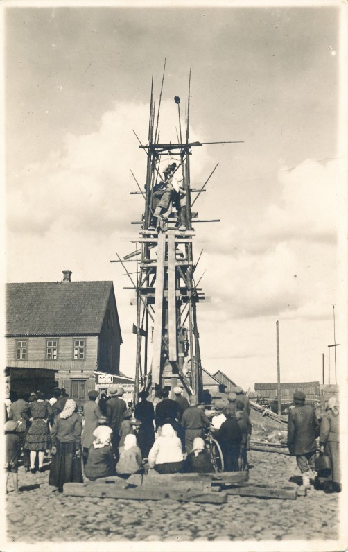 S. Daukanto paminklo statyba Papilėje. 1930 m.