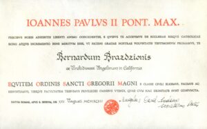 Apdovanojimo Šv. Grigaliaus Didžiojo Riterių Komandieriaus ordinu dokumentas. 1998 m.