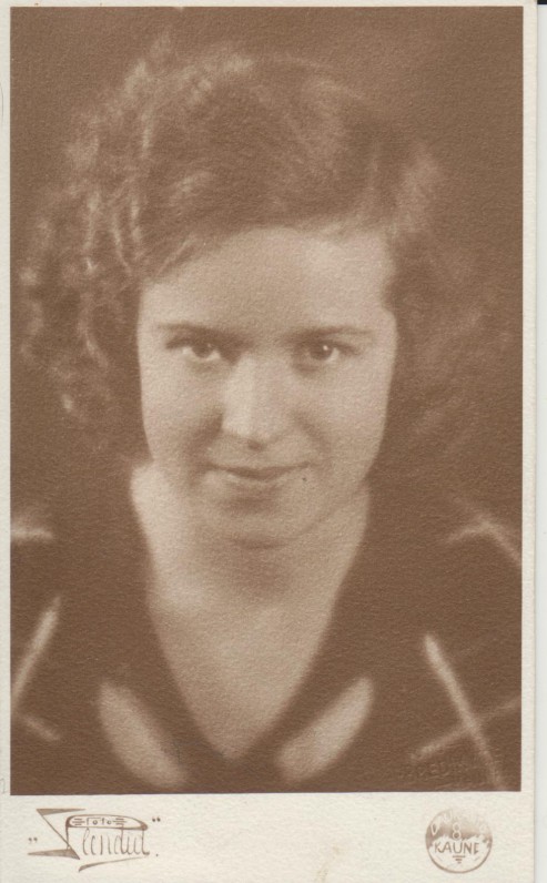 Studentė. Kaunas. 1932 m.