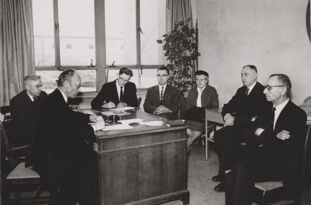 Su Aukštųjų lituanistinių kursų mokytojais. Čikaga. 1963 m.