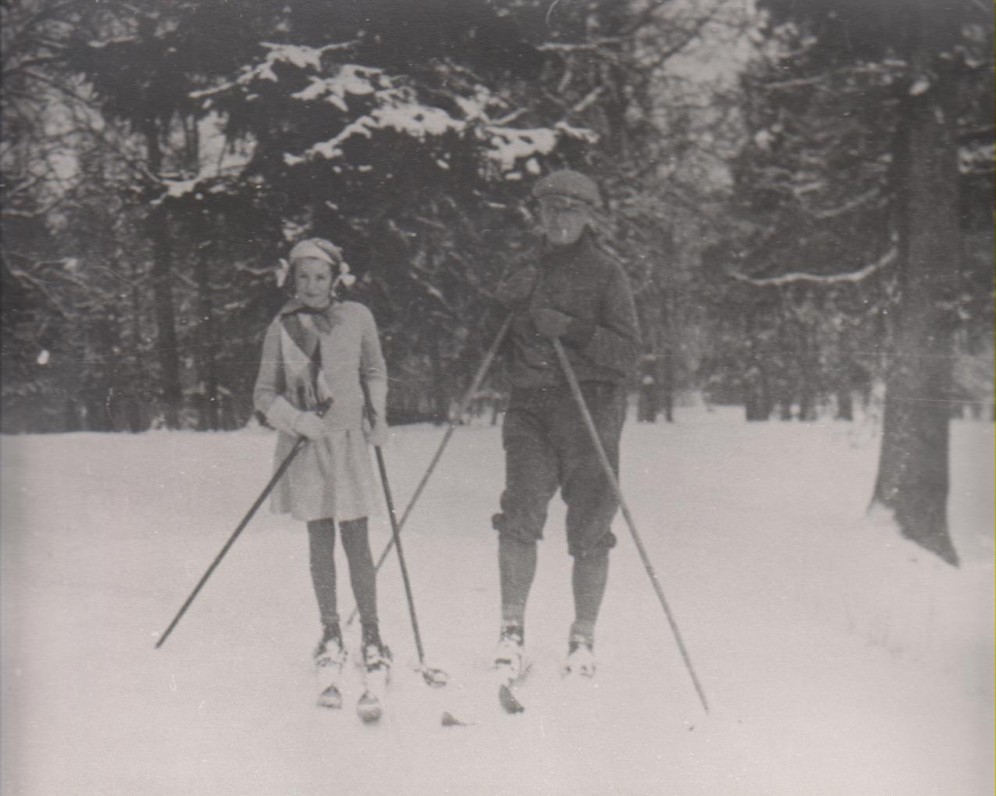 Su Baliu Sruoga. Apie 1938 m.