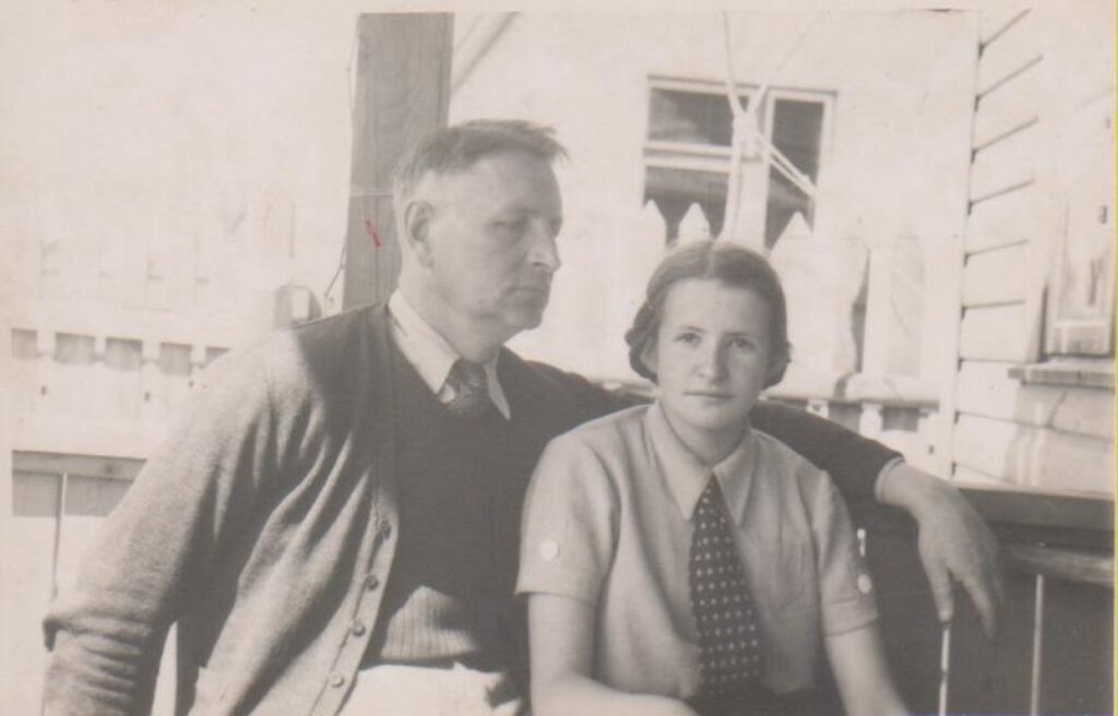 Su Baliu Sruoga. Kaunas, Ramioji g., 1939 m.