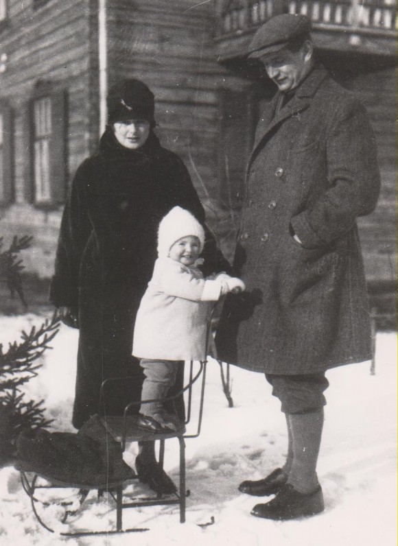 Su Vanda Daugirdaite-Sruogiene ir Baliu Sruoga. Kaunas, Žemuogių g., 1927 m.