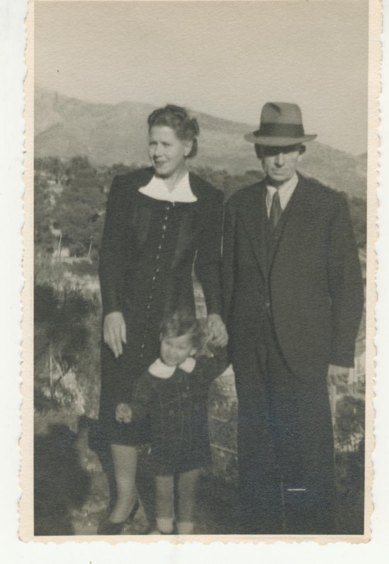 Su antrąja žmona Inga Geisler ir įsūniu Serge. Apie 1949 m.