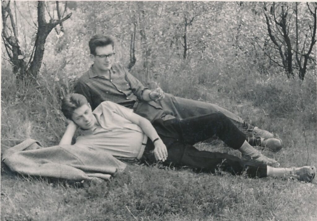 Su kurso draugu Remigijumi Gražiu. Apie 1965 m.