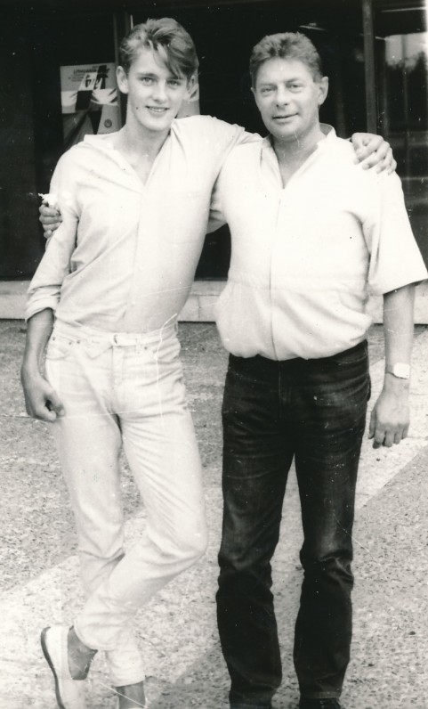 Su sūnumi Andriumi Vilniuje. Apie 1987 m.