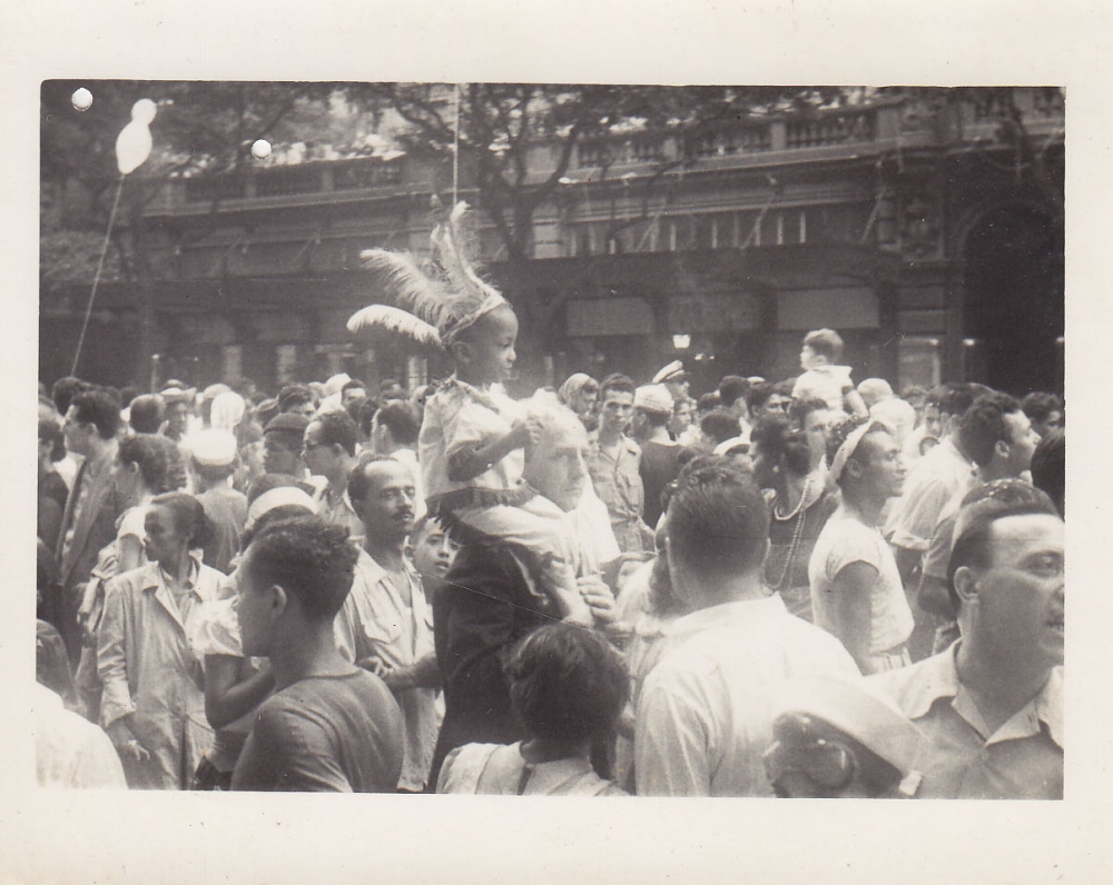 Šventinė minia. Brazilija, apie 1946–1950 m.