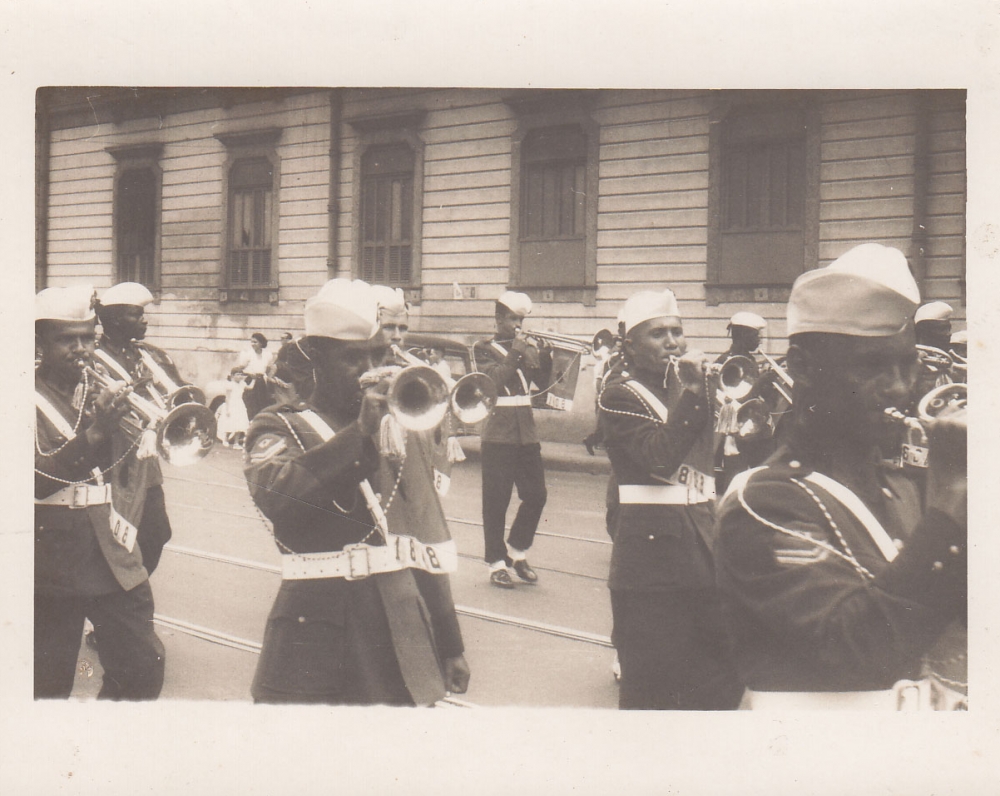 Šventinės eisenos muzikantai. Brazilija, apie 1946–1950 m.