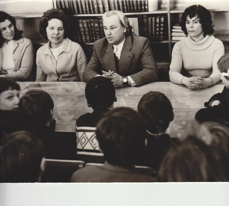 V. Dautartas Respublikinėje vaikų bibliotekoje apie 1977 m.