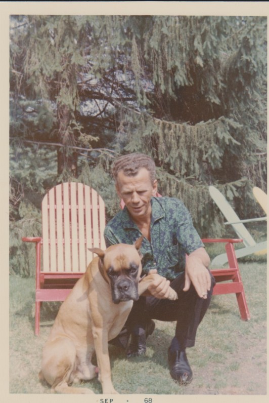 V. Jonynas su brolio šunimi. Kanada. 1968 m.
