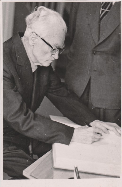 V. MYKOLAIČIO-PUTINO ŽINUTĖ B. SRUOGAI