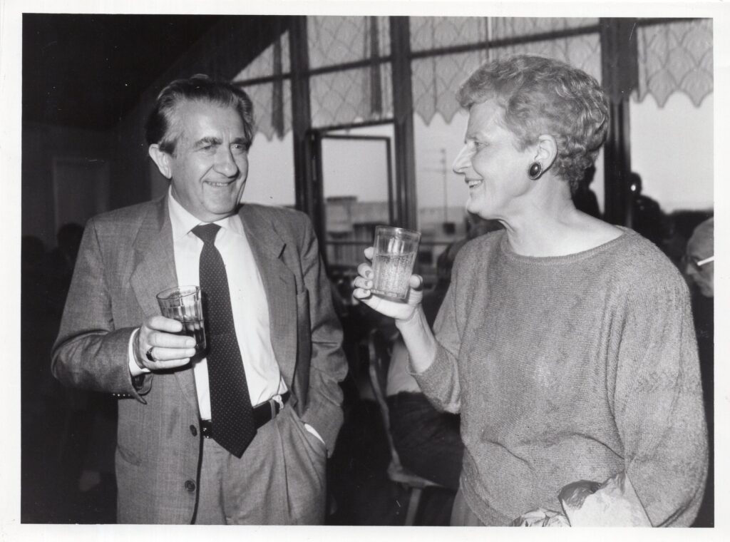 V. Volertas su žmona Brone. Lietuva, 1992 m. A. Sutkaus nuotrauka