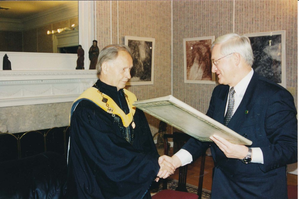 VDU garbės daktaro vardo A. Nykai-Niliūnui suteikimo iškilmės Vašingtone. 1998 m.
