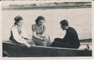 Valtyje Kaune, Nemune, 1940 m. M. Dulskytė, Monika Bernatavičiūtė, Vytautas Mačernis