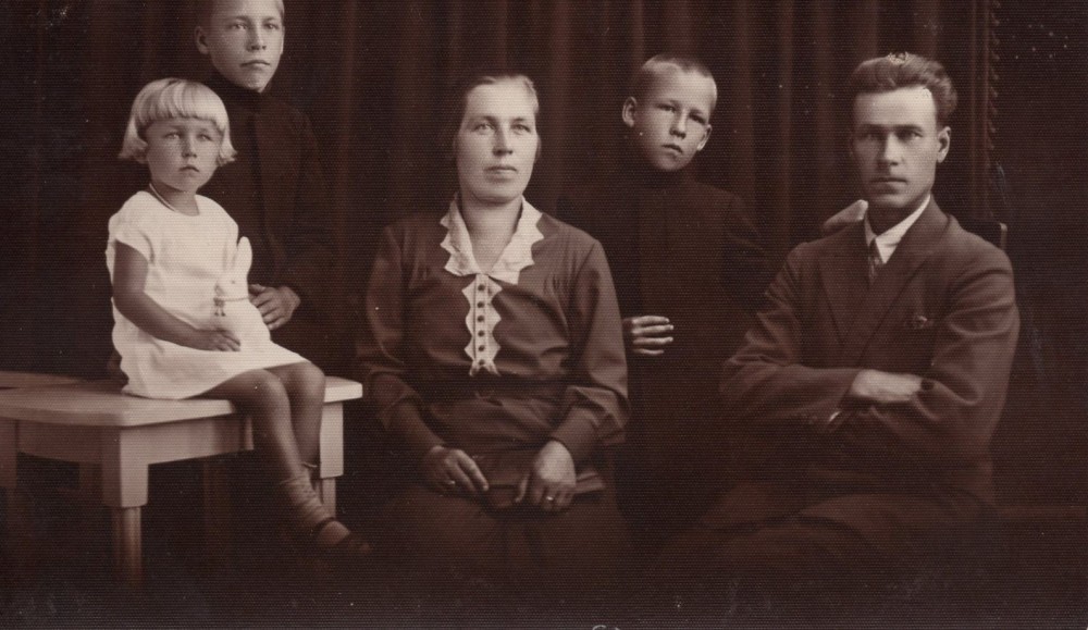Veronika ir Augustinas Nagiai su dukra Zinaida ir sūnumis Martynu bei Henriku (dešinėje)