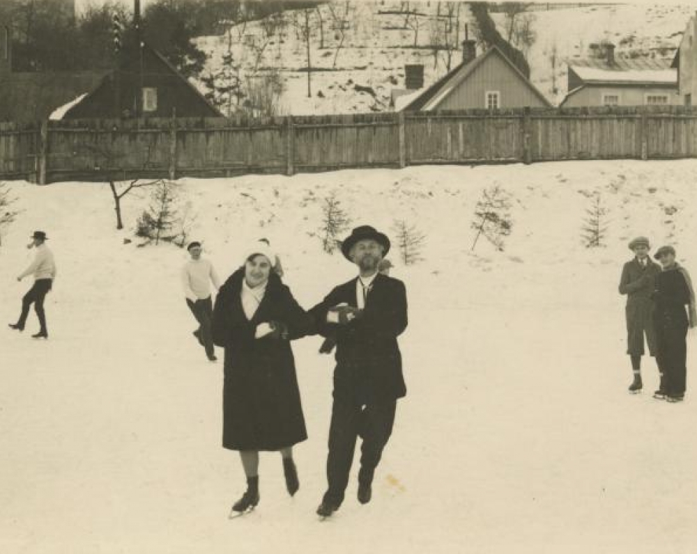 Vydūnas Kauno čiuožykloje. 1931 m.