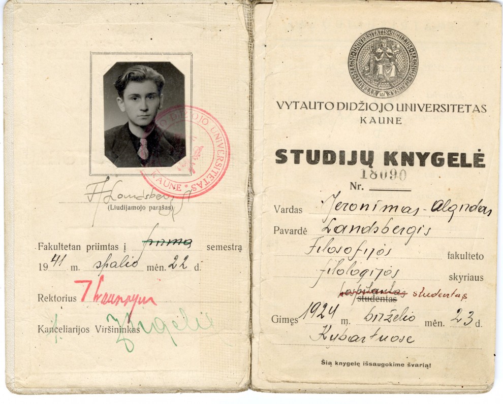Vytauto Didžiojo universiteto studijų knygelė Nr. 18090, išduota A. Landsbergiui. 1941 m. spalio 22 d.