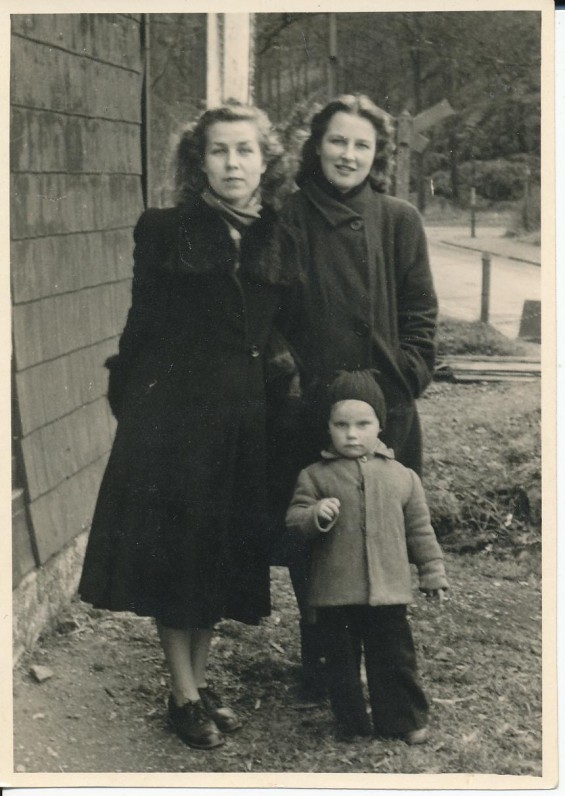Z. Nagytė su Dalia Kaupiene ir jos sūnumi Algiuku. Freiburgas, 1948 m.