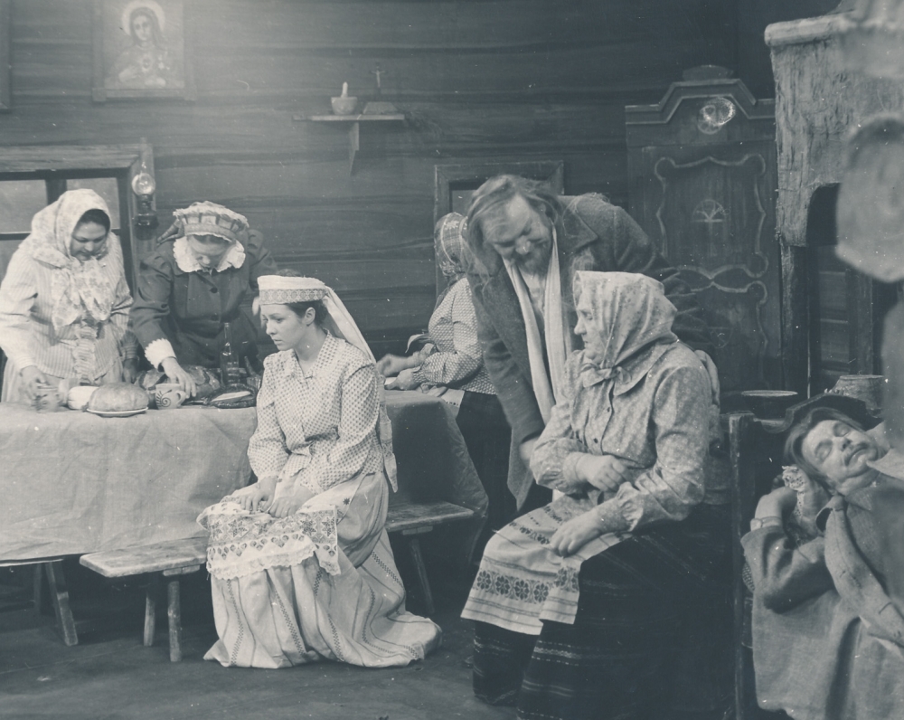 Žemaitės „Marti“ Lietuvos valstybinio akademinio dramos teatro scenoje. 1978 m. Režisierė K. Kymantaitė. Katrė – Eglė Gabrėnaitė. 2